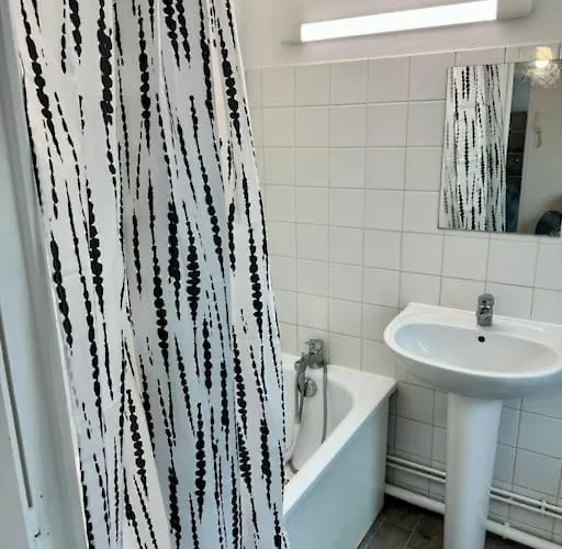 Superbe Tres Calme Et Confortable Reims